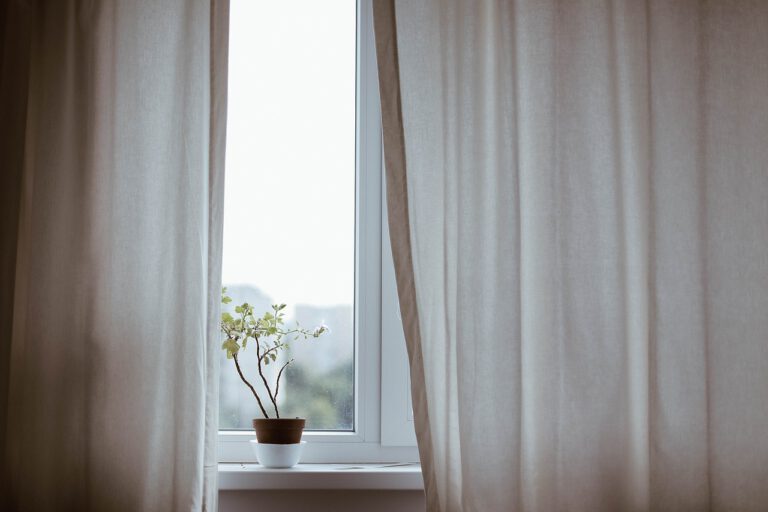 Redenen om te kiezen voor vitrage gordijnen in je woning