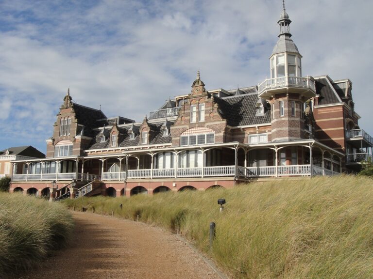 Op vakantie in Nederland met een grote groep? Zo doe je dat!